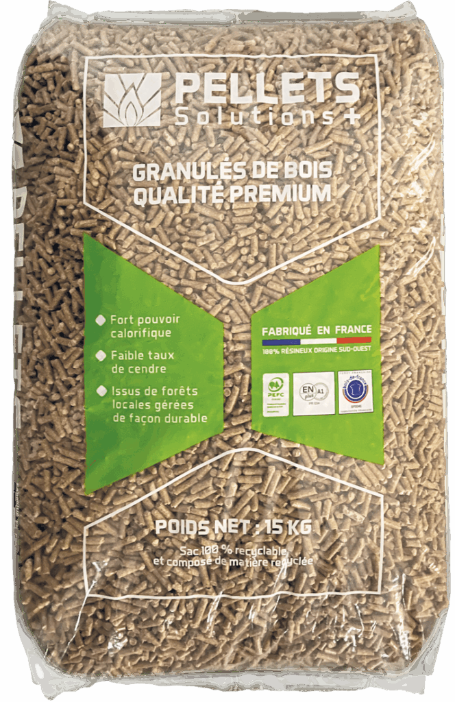 Sac de 15 kg de granulés de bois Pellets Solutions+, affichant les labels PEFC, ENplus A1 et une fabrication 100 % française à partir de résineux du Sud-Ouest.